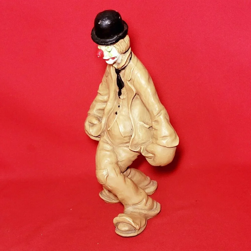 Vintage Andreoli Curtsying Clown Sculpture 1978 Figurine